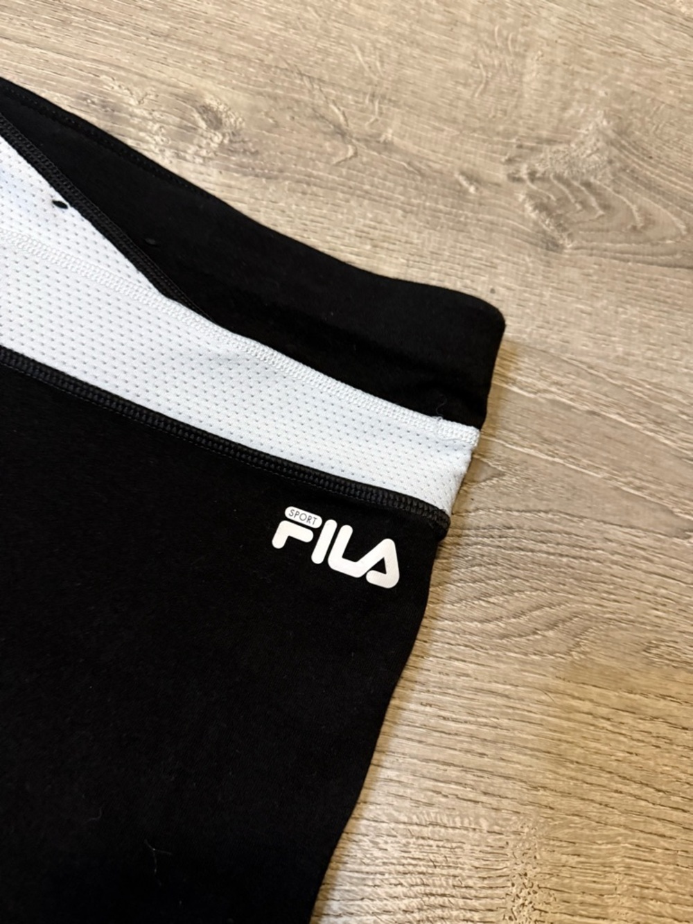 •FILA• SHORTS - Picture 3 of 6